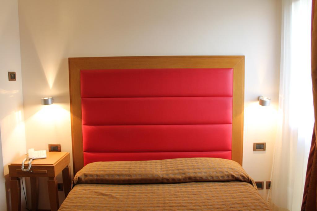 Hotel Castello Λ' Άκουιλα Εξωτερικό φωτογραφία
