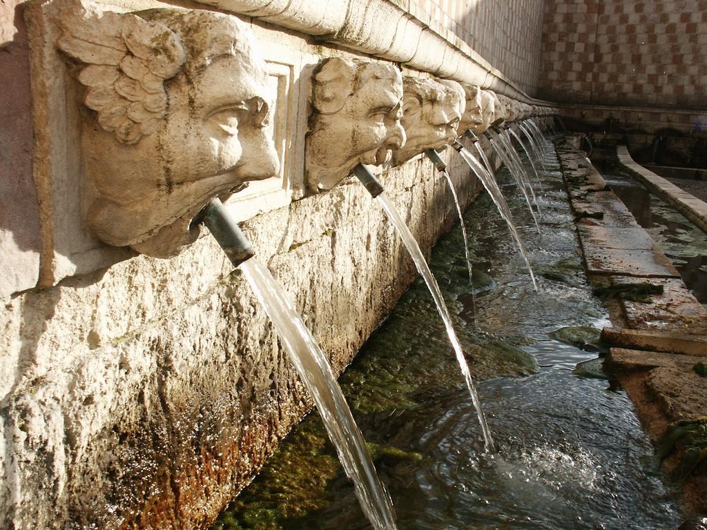 Hotel Castello Λ' Άκουιλα Εξωτερικό φωτογραφία