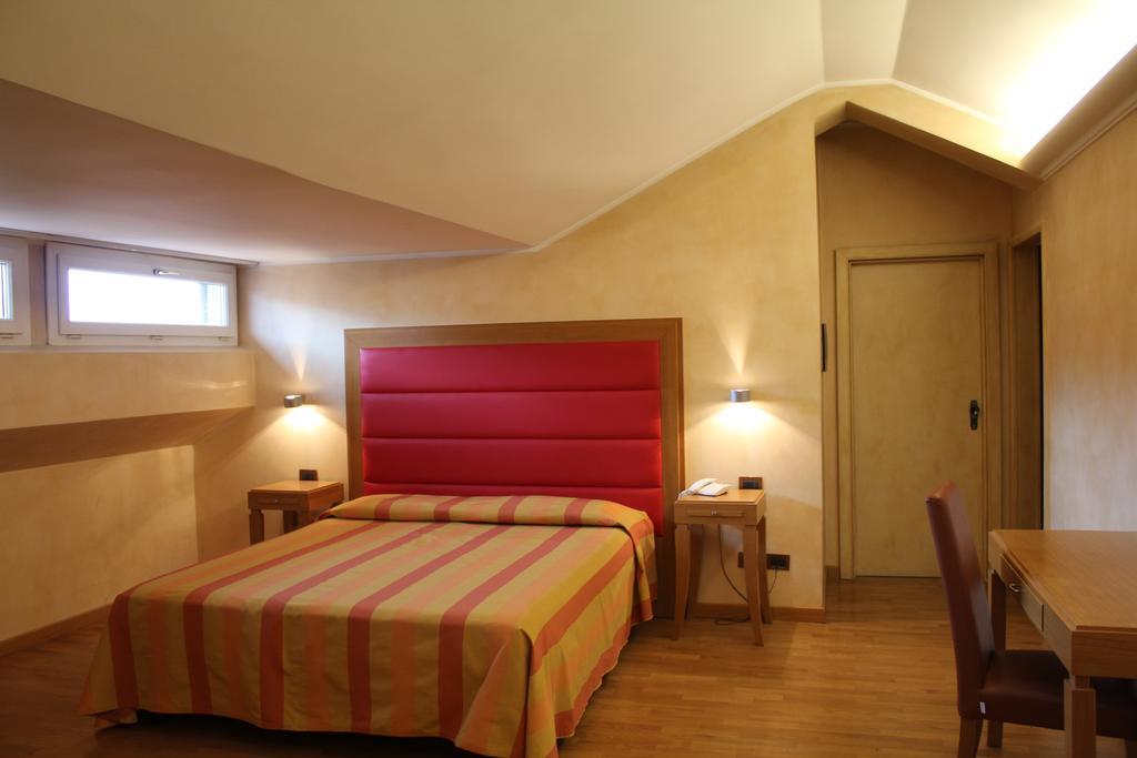 Hotel Castello Λ' Άκουιλα Εξωτερικό φωτογραφία