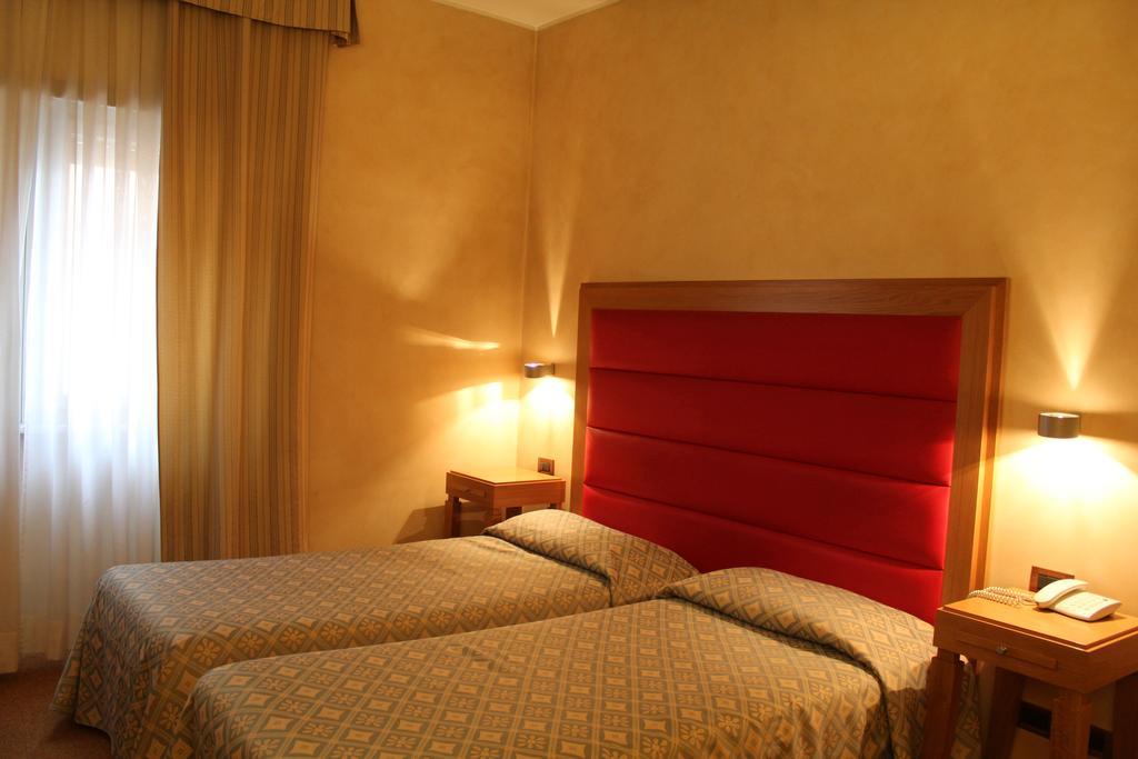 Hotel Castello Λ' Άκουιλα Εξωτερικό φωτογραφία